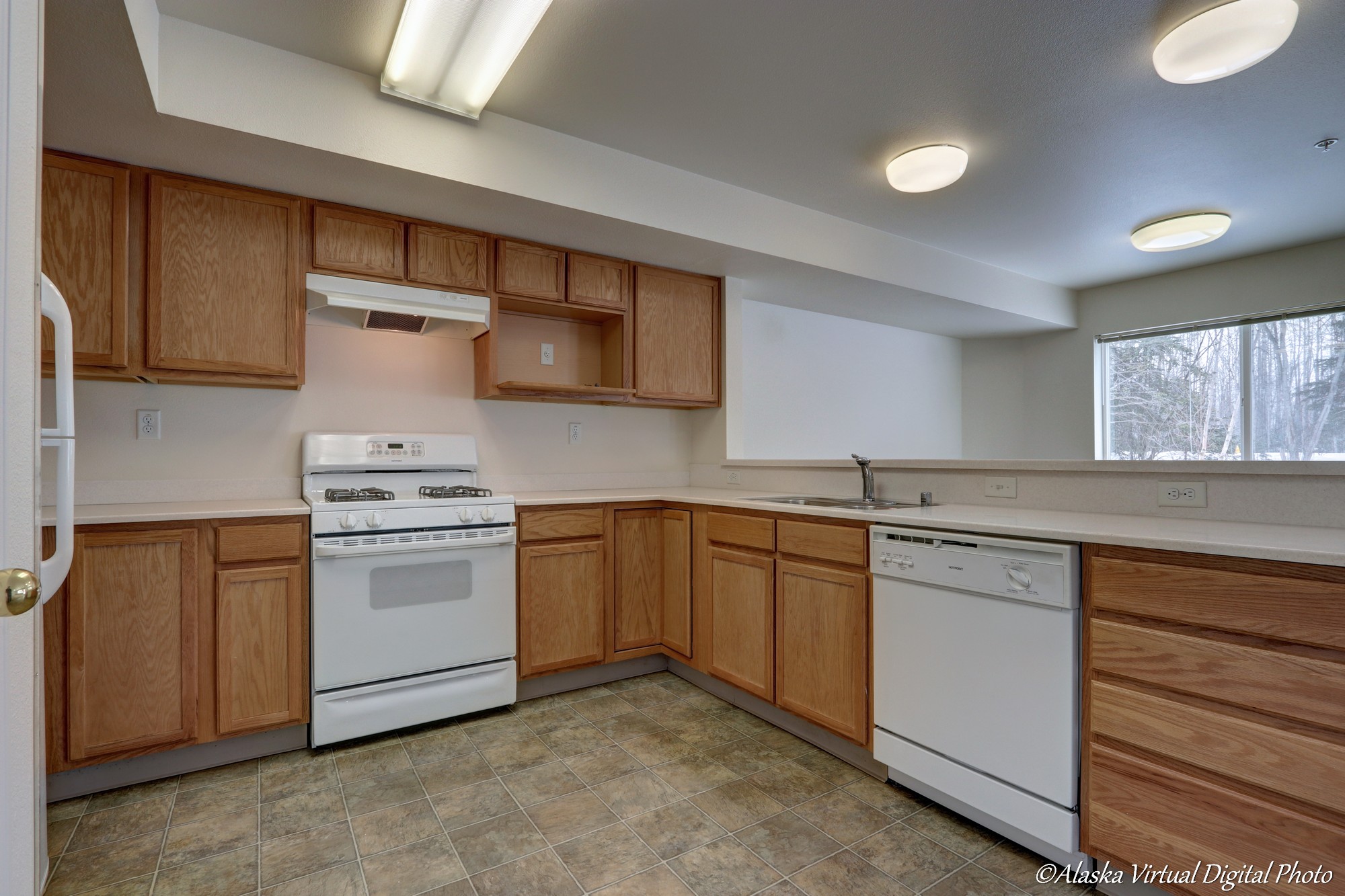 kitchen with appliances