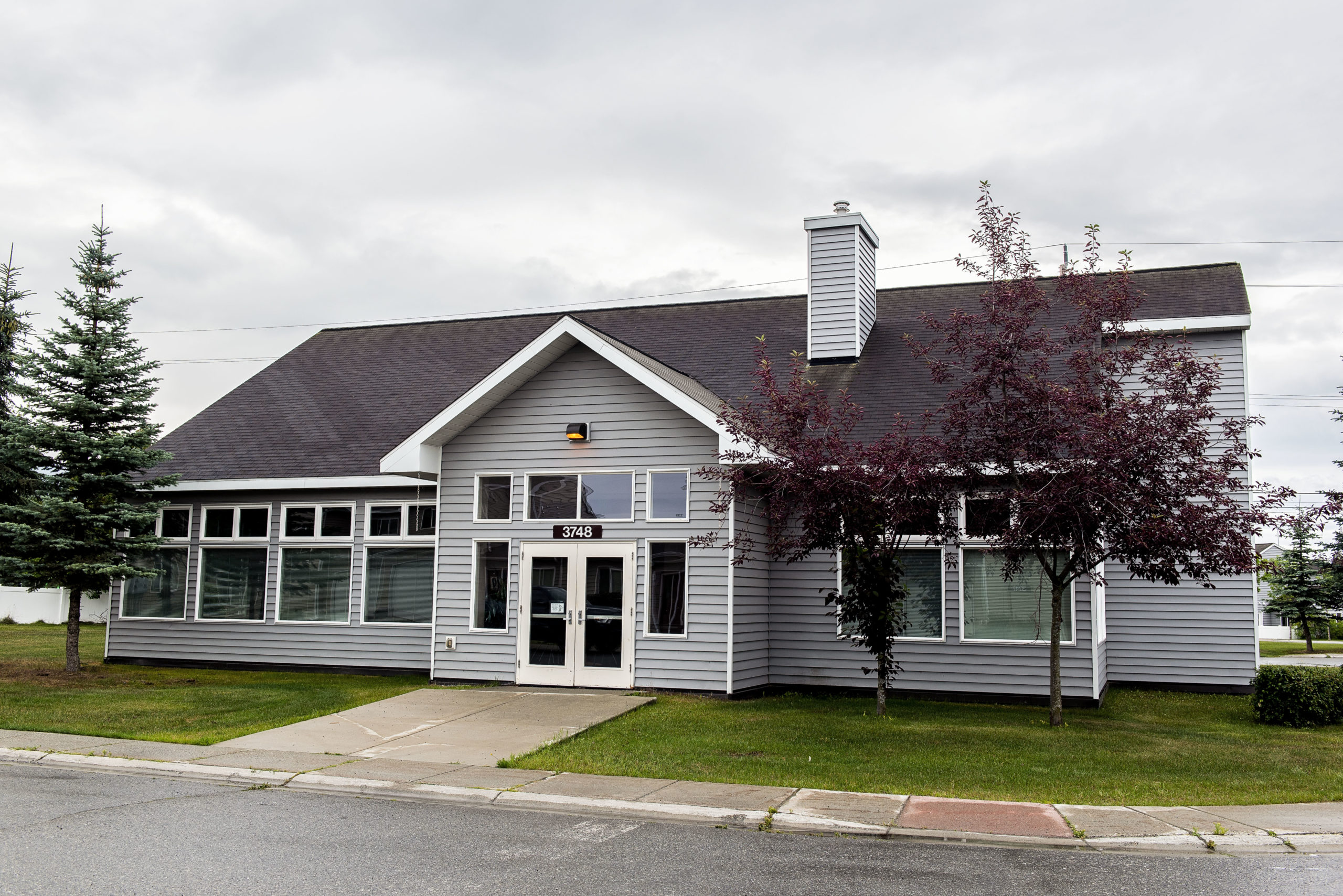 exterior of silver run community center